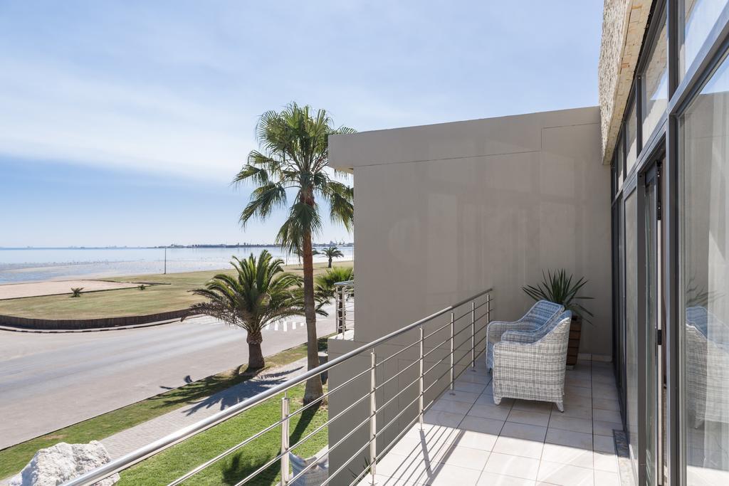Flamingo Villas Boutique Hotel Walvis Bay Exterior photo
